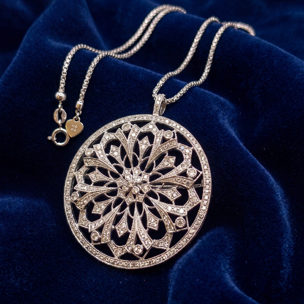 Diamond Circular Pendant Brooch White Gold — photograph 1