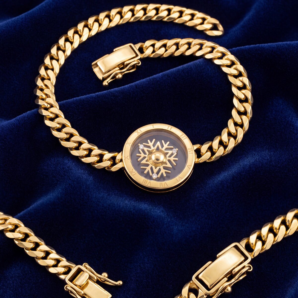 Spinning Snowflake Charm Necklace — photograph 1