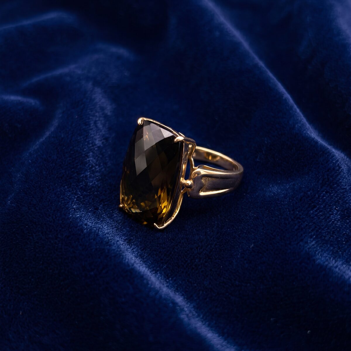 Smoky Quartz Chequerboard Dress Ring — photograph 1