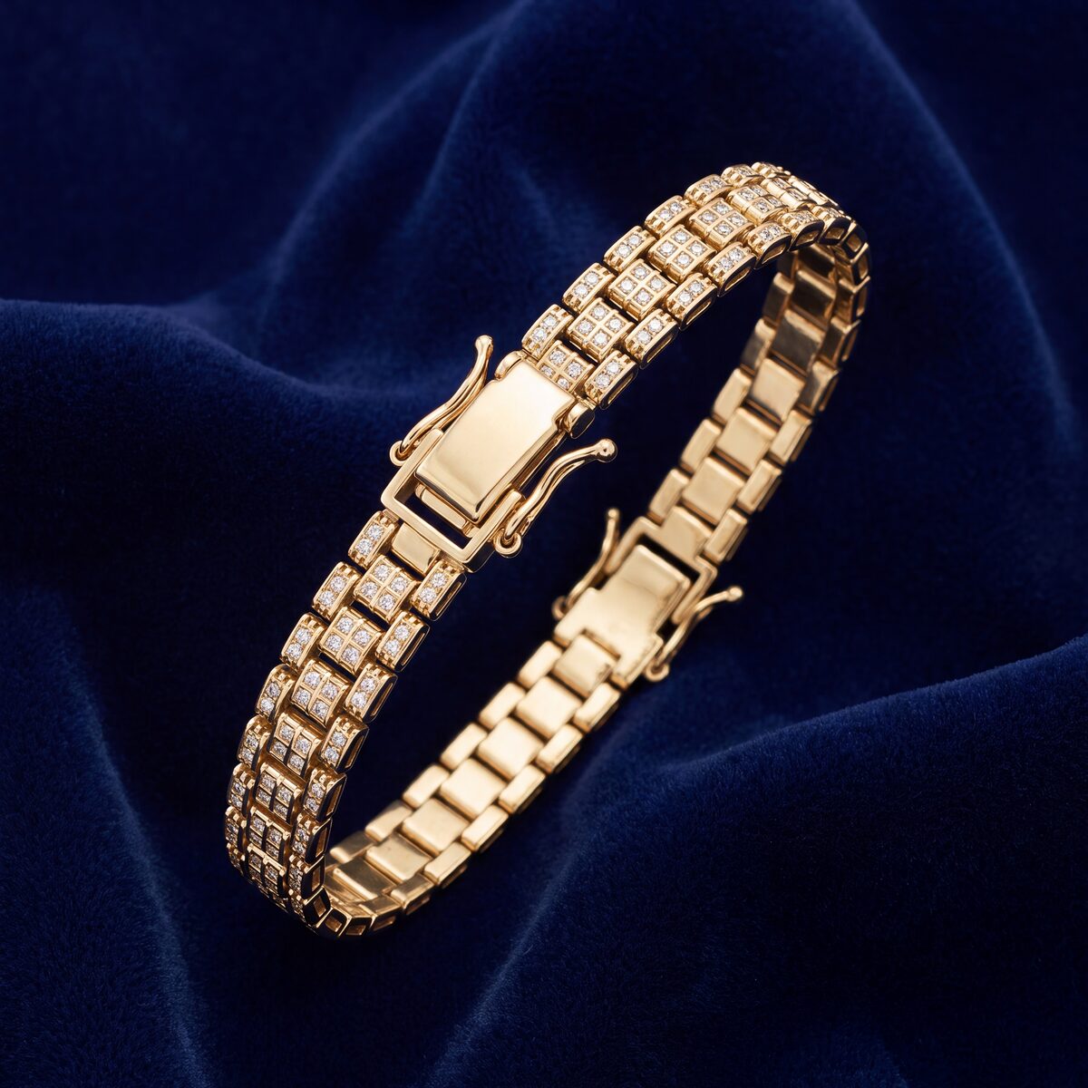 Rollover Curb Link Bracelet — photograph 4