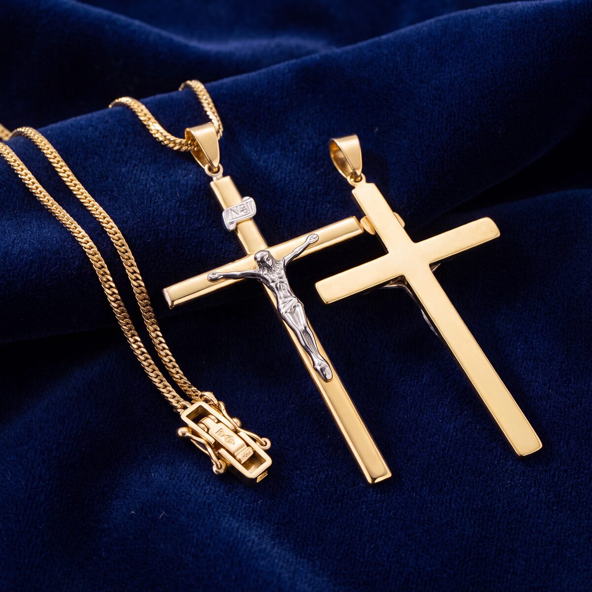 Gold Crucifix Curb Chain — photograph 2
