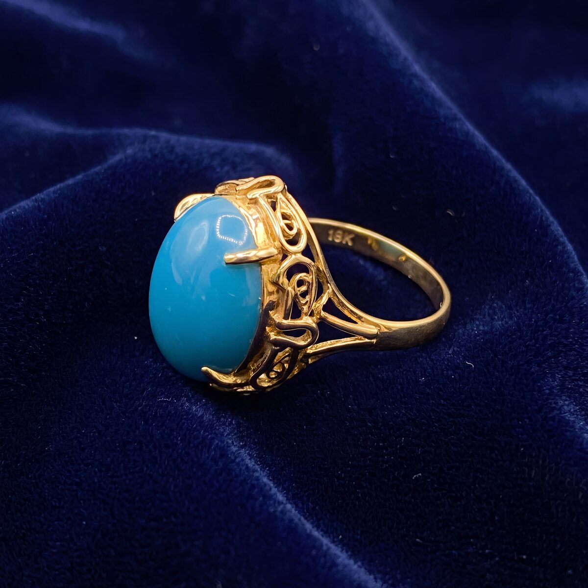 Turquoise Cabochon Horseshoe Dress Ring — photograph 1
