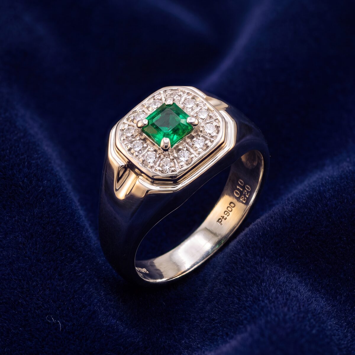 Emerald And Diamond Dress Ring — photograph 3