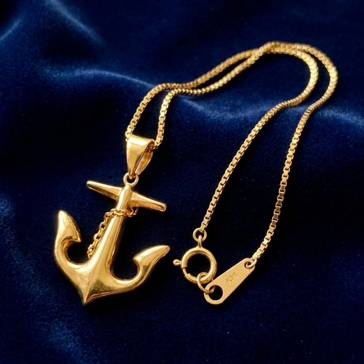 Gold Anchor Charm Box Chain — photograph 2