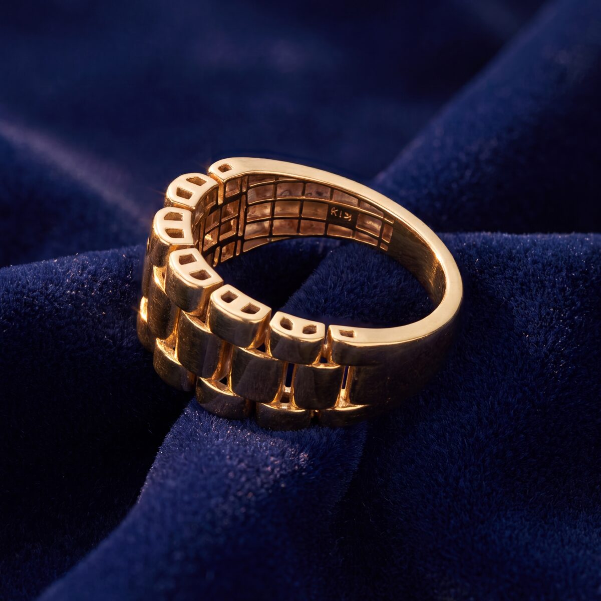 Fancy Sectioned Link Gold Dress Ring — photograph 3